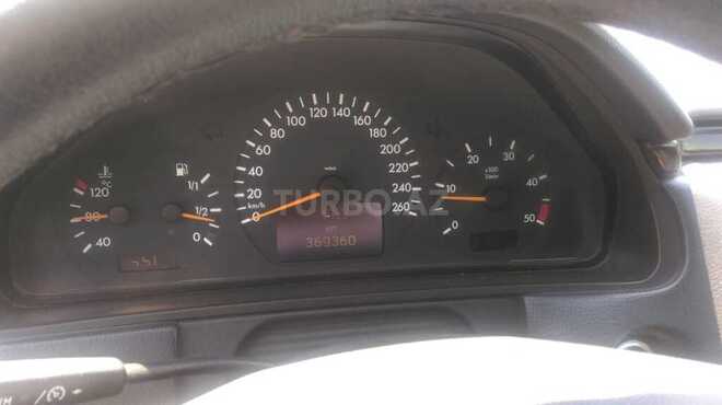 Mercedes E 220 2000, 369,000 km - 2.2 l - Bakı