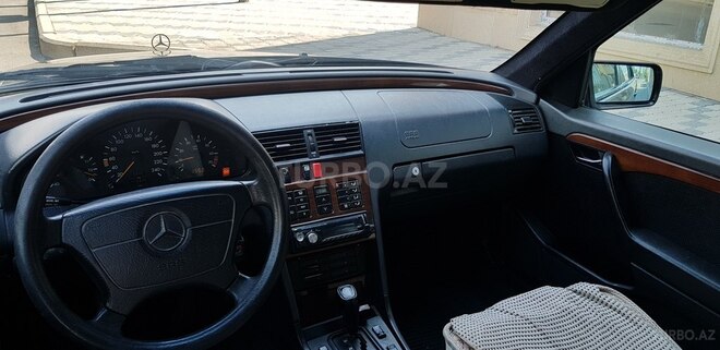 Mercedes C 220 1995, 415,000 km - 2.2 l - Gəncə
