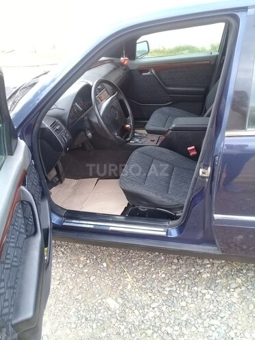 Mercedes C 180 1995, 385,000 km - 1.8 l - Qazax