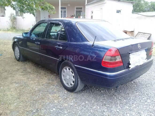 Mercedes C 180 1995, 385,000 km - 1.8 l - Qazax