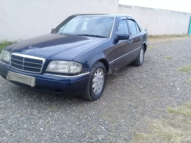 Mercedes C 180 1995, 385,000 km - 1.8 l - Qazax
