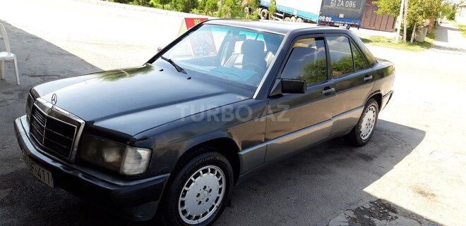 Mercedes 190 1990, 200,000 km - 2.0 л - Ucar