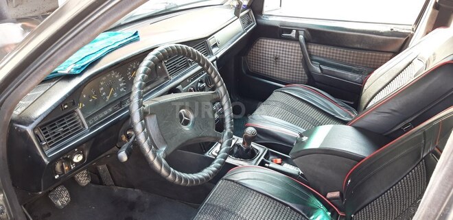 Mercedes 190 1990, 200,000 km - 2.0 л - Ucar