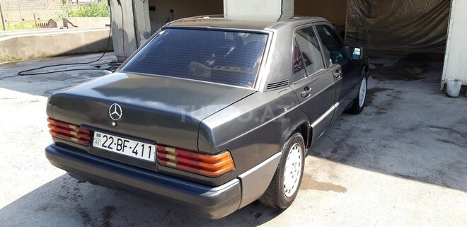 Mercedes 190 1990, 200,000 km - 2.0 л - Ucar