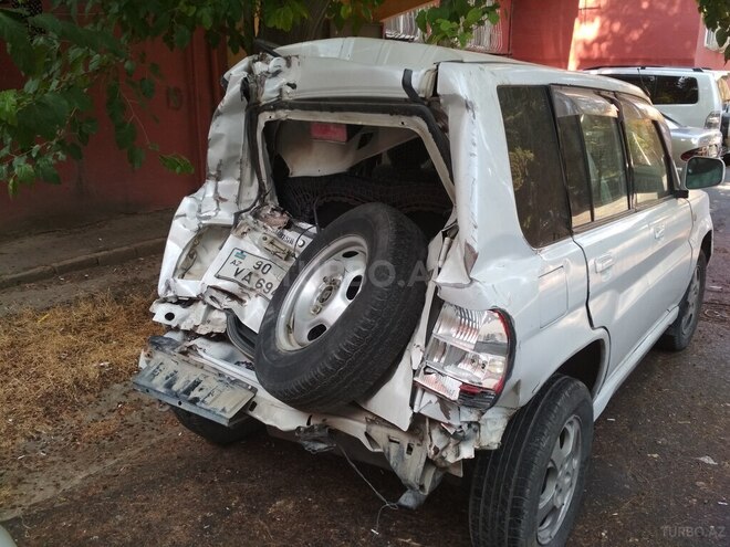 Mitsubishi Pajero io 2000, 198,523 km - 2.0 l - Bakı