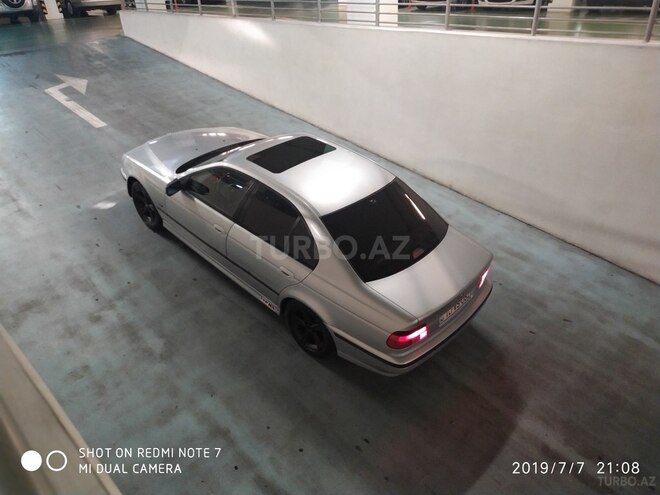 BMW 523 1997, 298,000 km - 2.5 л - Sumqayıt