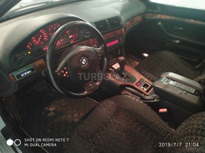 BMW 523 1997, 298,000 km - 2.5 л - Sumqayıt