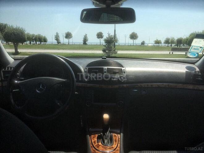 Mercedes E 240 2002, 215,000 km - 2.6 л - Bakı
