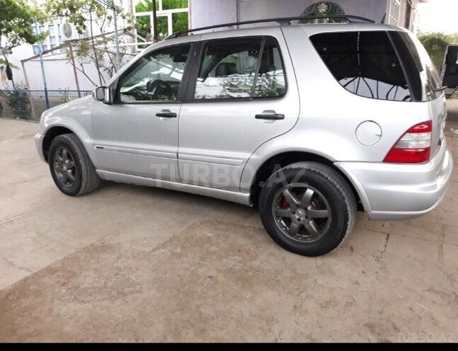 Mercedes ML 270 2003, 195,000 km - 2.7 л - Biləsuvar