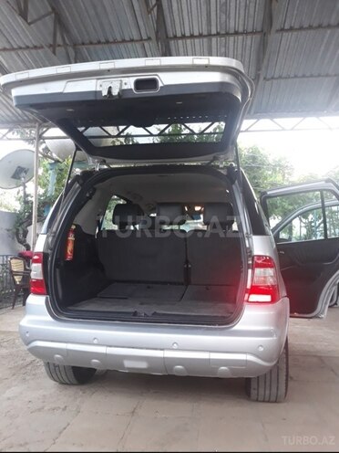 Mercedes ML 270 2003, 195,000 km - 2.7 л - Biləsuvar