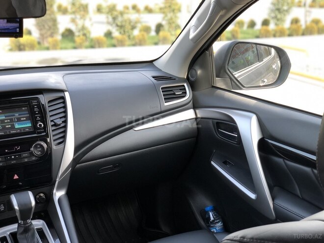 Mitsubishi Pajero Sport 2018, 26,600 km - 3.0 l - Bakı