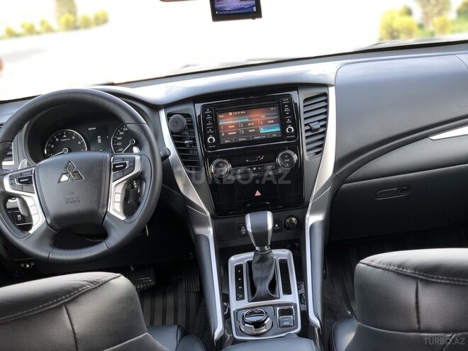 Mitsubishi Pajero Sport 2018, 26,600 km - 3.0 l - Bakı