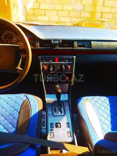 Mercedes E 260 1991, 345,678 km - 2.6 l - Bakı