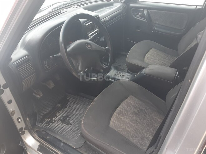 GAZ 31105 2004, 185,000 km - 2.3 л - Qusar