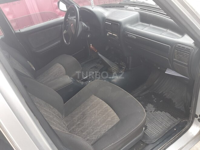 GAZ 31105 2004, 185,000 km - 2.3 л - Qusar