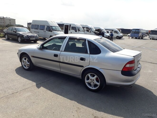 Opel Vectra 1996, 261,000 km - 1.8 л - Bakı