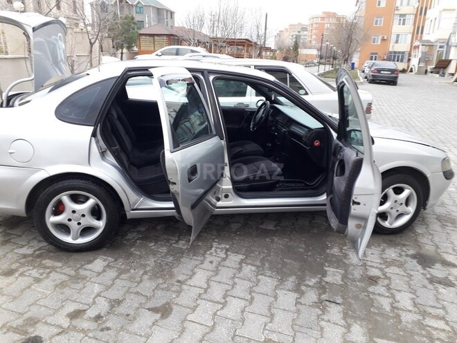 Opel Vectra 1996, 261,000 km - 1.8 л - Bakı