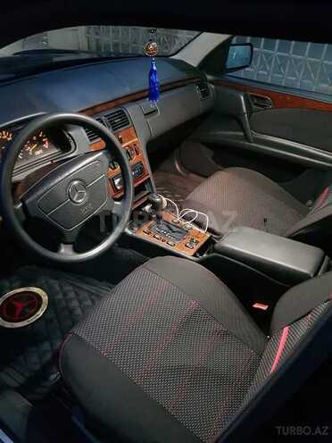 Mercedes E 200 1999, 215,290 km - 2.0 l - Bakı