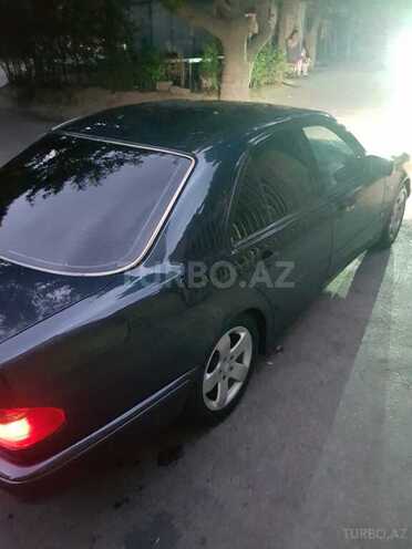 Mercedes E 200 1999, 215,290 km - 2.0 l - Bakı
