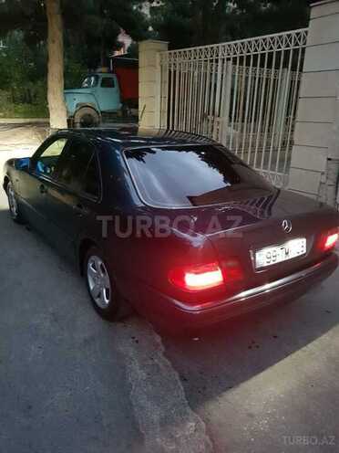 Mercedes E 200 1999, 215,290 km - 2.0 l - Bakı