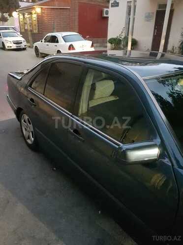 Mercedes E 200 1999, 215,290 km - 2.0 l - Bakı