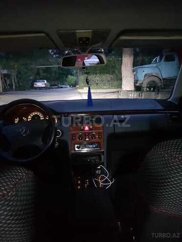 Mercedes E 200 1999, 215,290 km - 2.0 l - Bakı