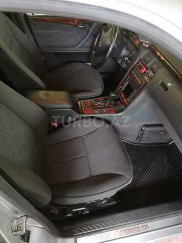 Mercedes E 220 2000, 323,000 km - 2.2 l - Bakı