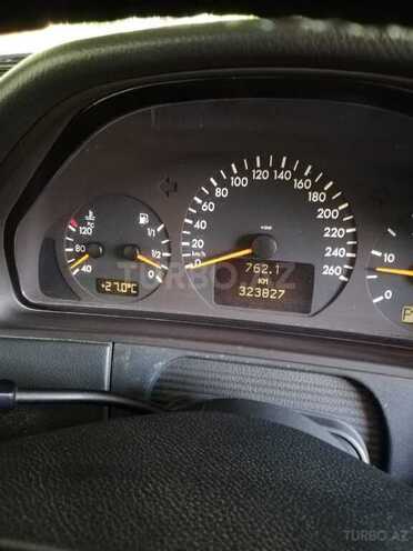 Mercedes E 220 2000, 323,000 km - 2.2 l - Bakı