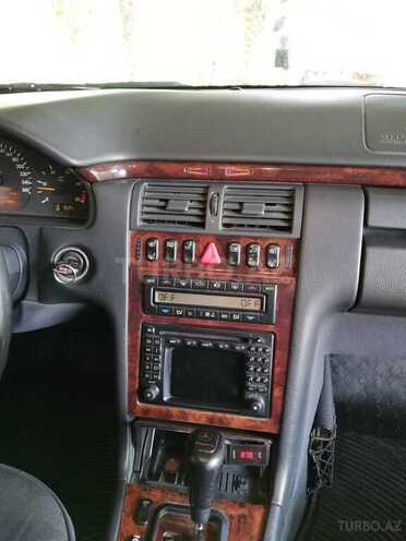 Mercedes E 220 2000, 323,000 km - 2.2 l - Bakı