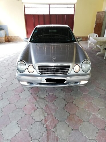 Mercedes E 220 2000, 323,000 km - 2.2 l - Bakı