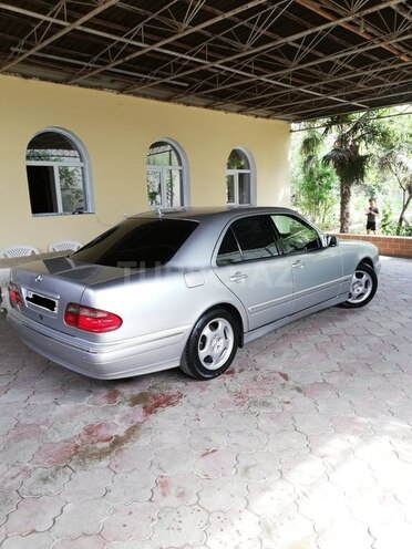 Mercedes E 220 2000, 323,000 km - 2.2 l - Bakı