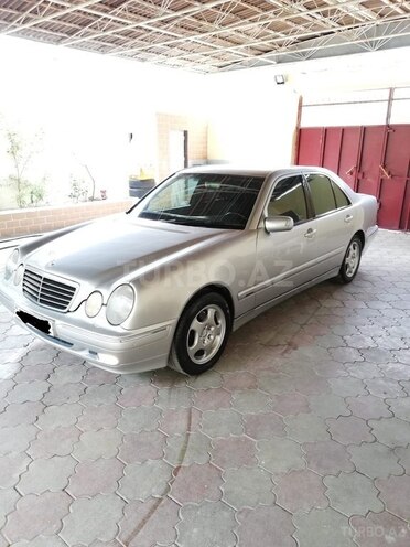 Mercedes E 220 2000, 323,000 km - 2.2 l - Bakı