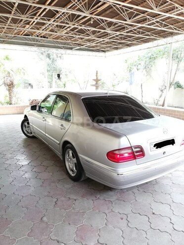 Mercedes E 220 2000, 323,000 km - 2.2 l - Bakı