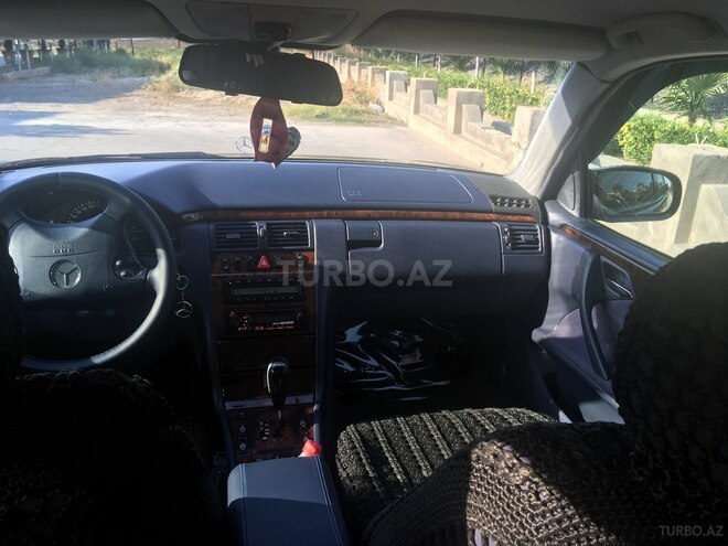 Mercedes E 270 2000, 260,000 km - 2.7 л - Hacıqabul