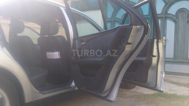 Mercedes E 240 1999, 268,500 km - 2.4 l - Oğuz