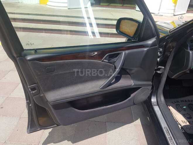 Mercedes E 270 2000, 330,000 km - 2.7 л - Bakı