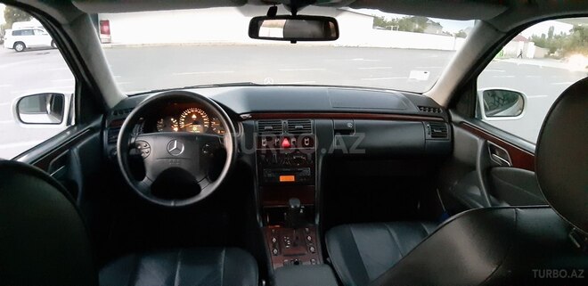 Mercedes E 270 2000, 335,322 km - 2.7 l - Bərdə
