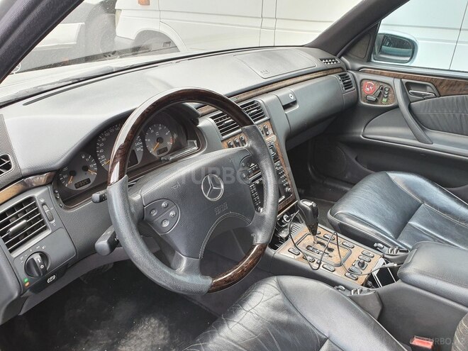 Mercedes E 320 2000, 332,500 km - 3.2 l - Lənkəran