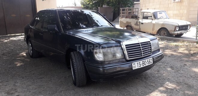 Mercedes E 250 1992, 385,996 km - 2.5 л - Bakı