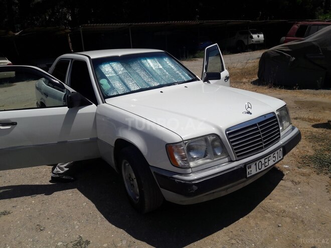 Mercedes E 220 1991, 303,000 km - 2.2 l - Bakı
