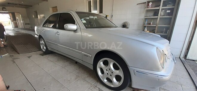Mercedes E 270 2001, 359,999 km - 2.7 l - Bakı