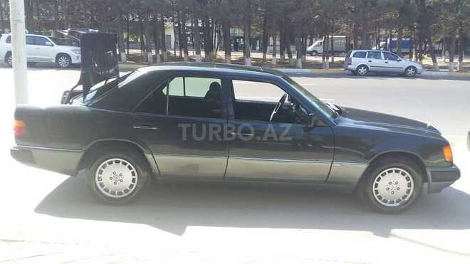 Mercedes 200 1990, 131,000 km - 0.2 л - Sumqayıt