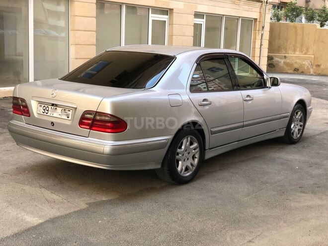 Mercedes E 220 2000, 306,115 km - 2.2 l - Bakı