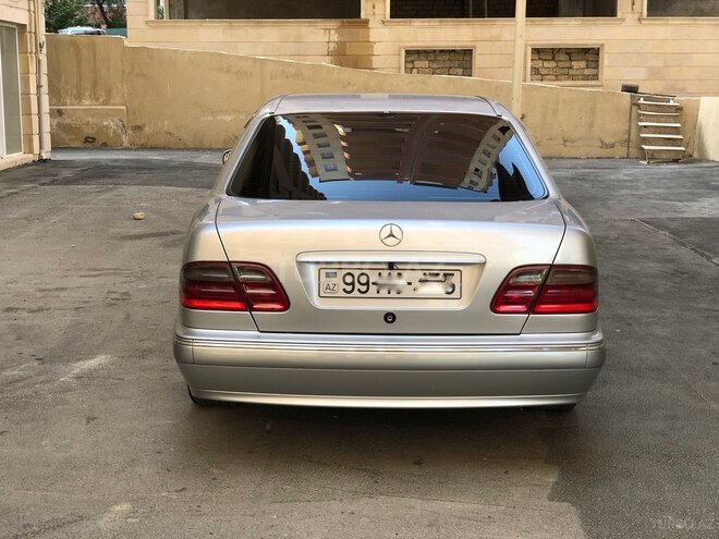 Mercedes E 220 2000, 306,115 km - 2.2 l - Bakı