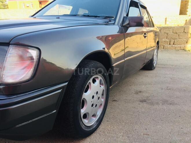 Mercedes E 200 1990, 352,002 km - 2.0 l - Bakı