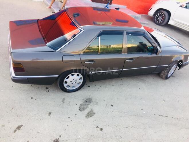 Mercedes E 200 1990, 352,002 km - 2.0 l - Bakı