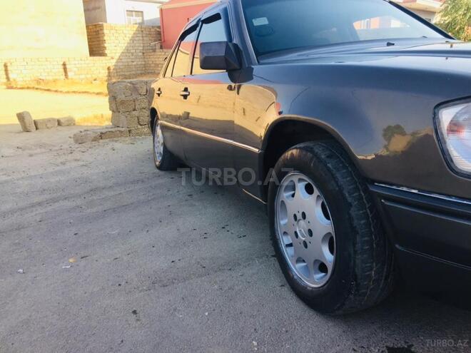 Mercedes E 200 1990, 352,002 km - 2.0 l - Bakı