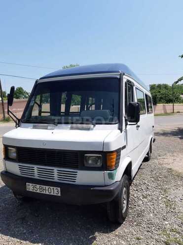 Mercedes 208 D 1994, 205,000 km - 2.5 l - Qazax