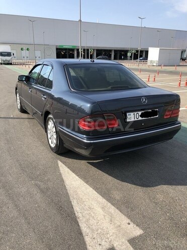 Mercedes E 240 2001, 220,000 km - 2.6 l - Bakı