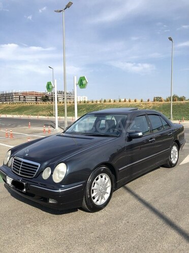 Mercedes E 240 2001, 220,000 km - 2.6 l - Bakı